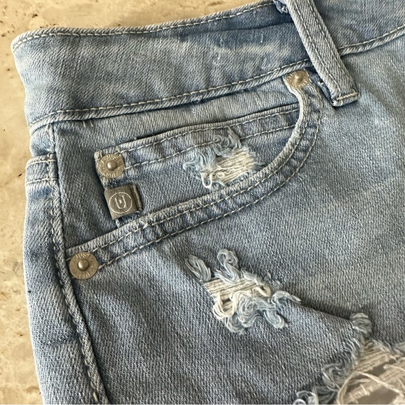 Just USA distressed denim jean shorts - Picture 4 of 8